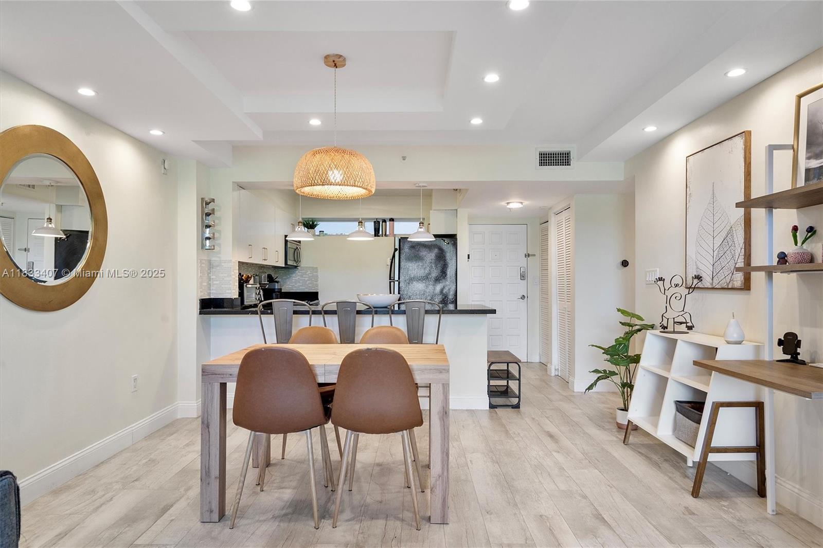 NIRVANA CONDO NO FIVE CON - Residential