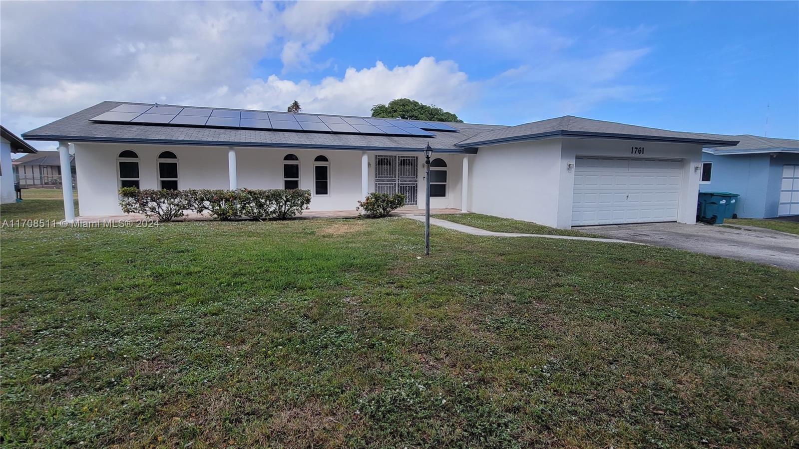 1761 Nw 191st St, Miami Gardens, Broward County, Florida - 3 Bedrooms  
2 Bathrooms - 