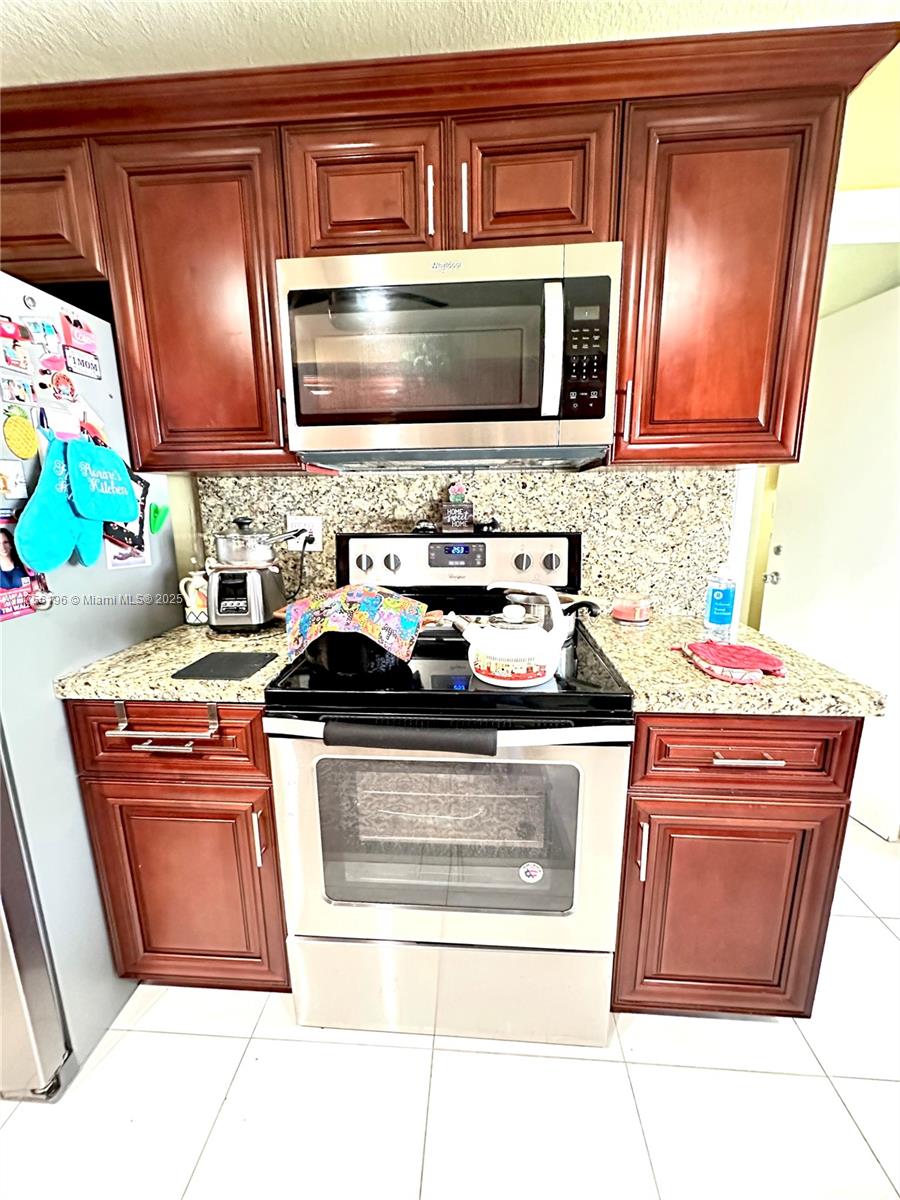 4290 NW 49th Ter