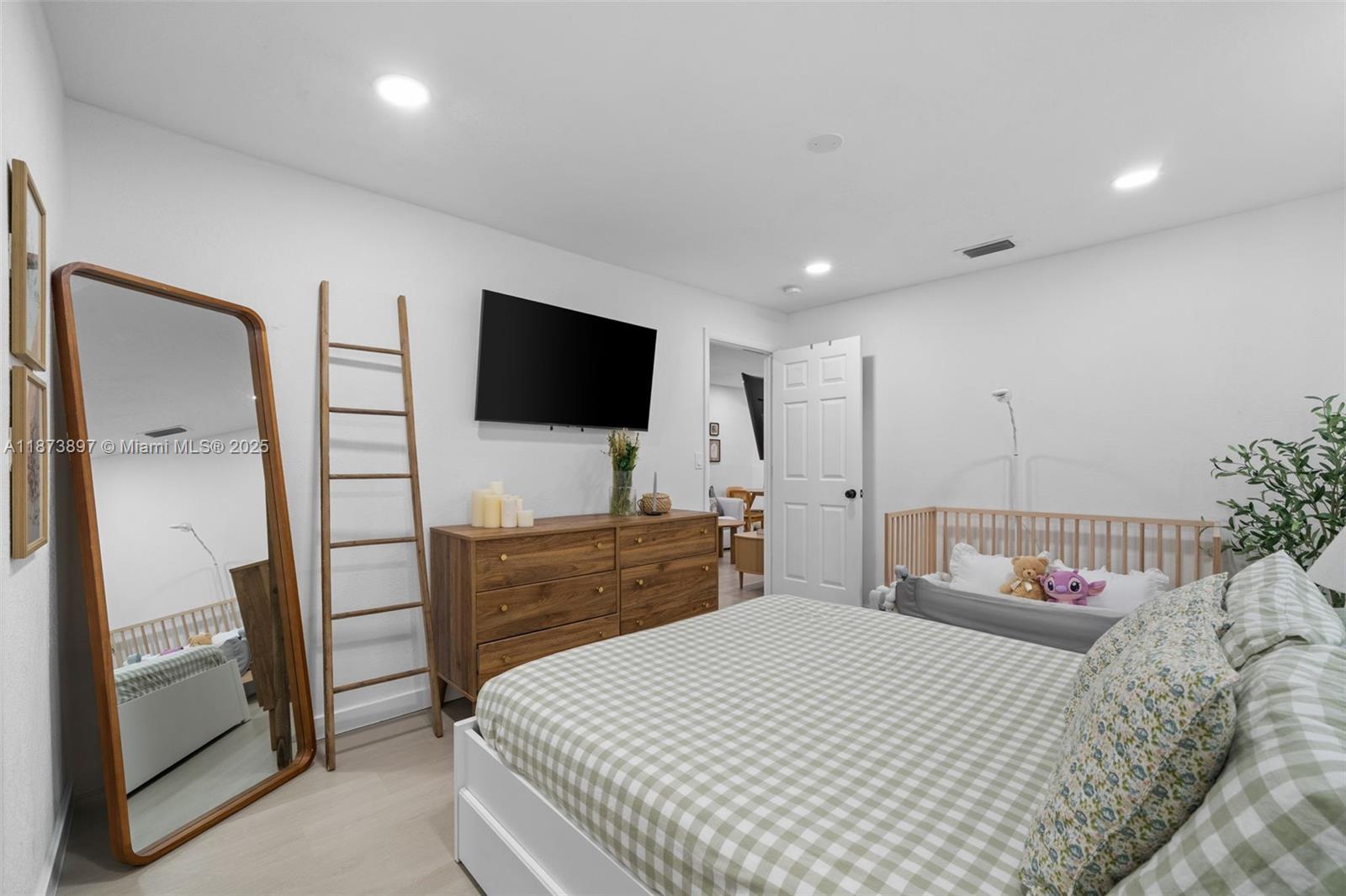 EVERGLADES AVE HTS ADDN - Residential