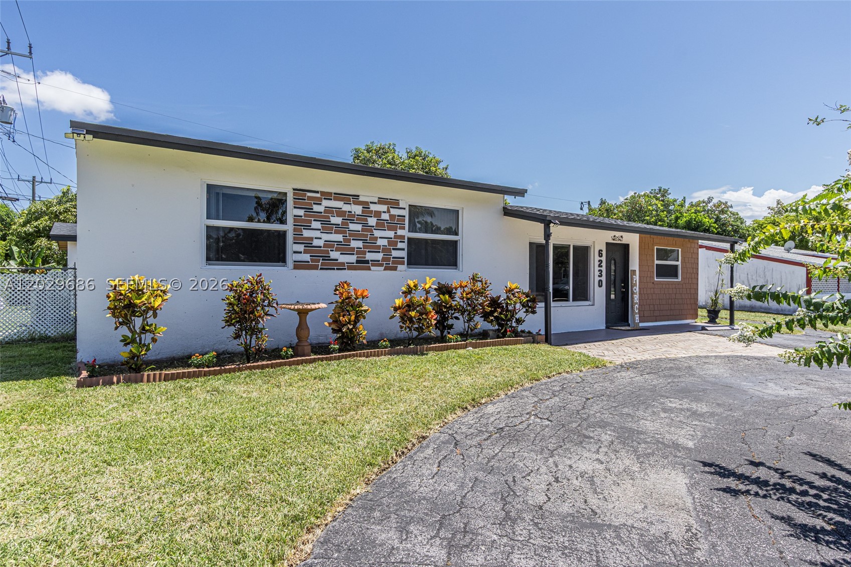 6230 SW 16th Ct