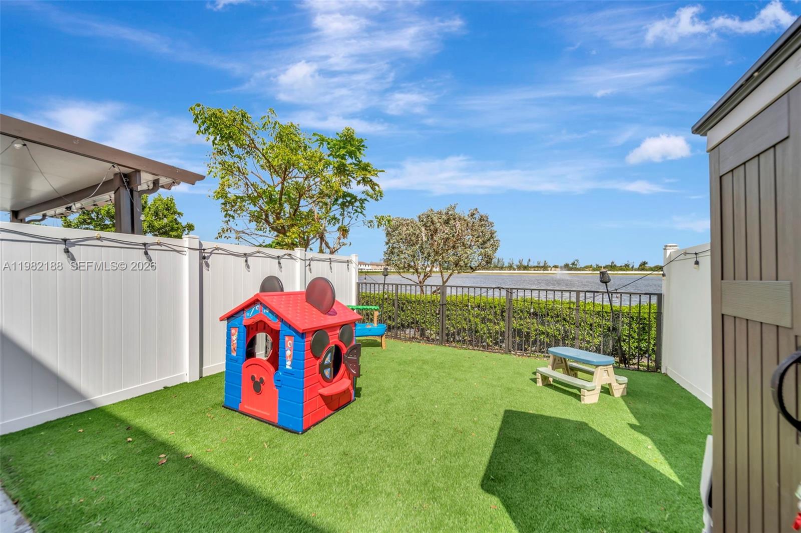 AQUABELLA NORTH - Residential