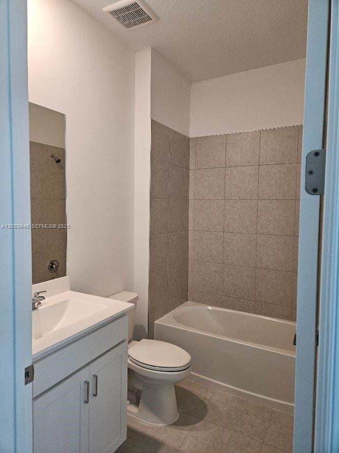 DELRAY TRAILS AT VILLA DE - Residential Lease