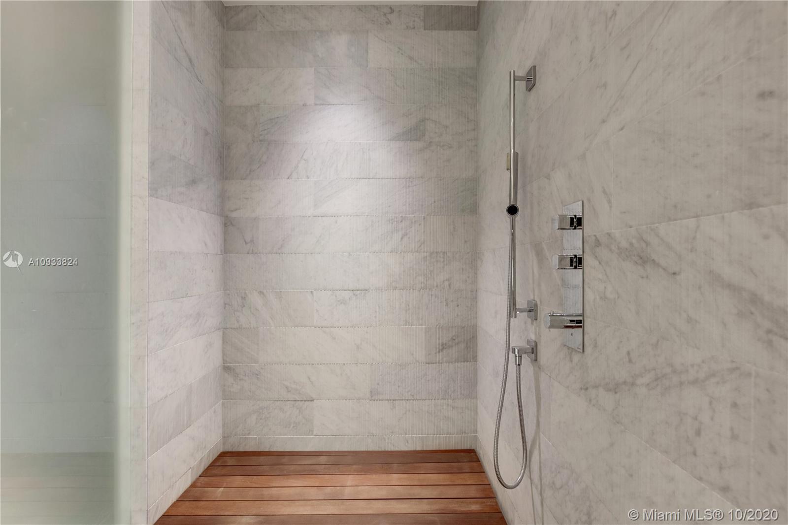 OCEANA BAL HARBOUR CONDO - Residential