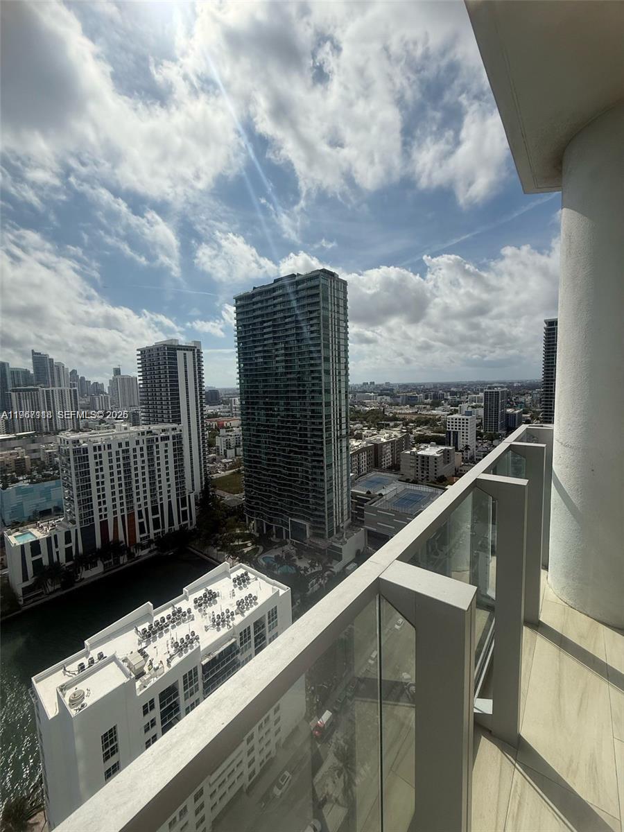 2900 NE 7th Ave 2709