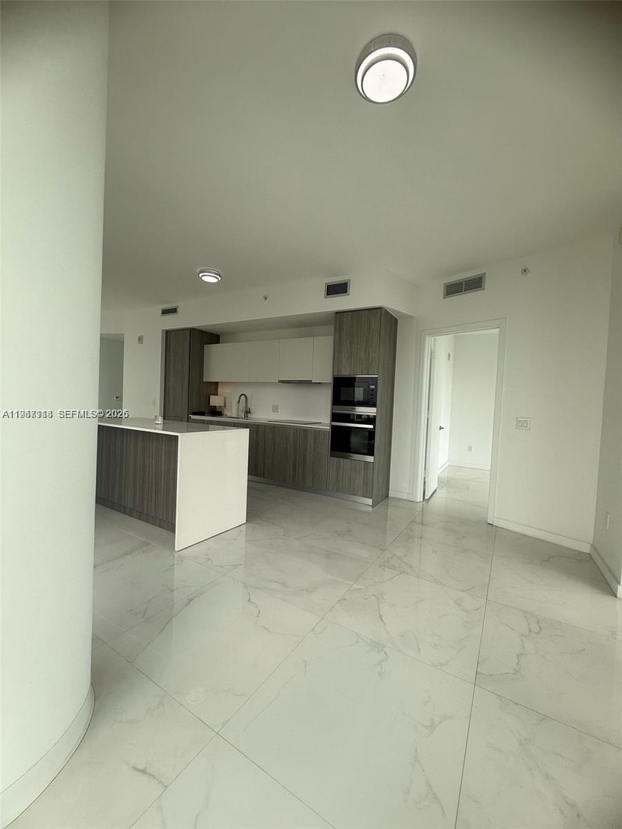 2900 NE 7th Ave 2709