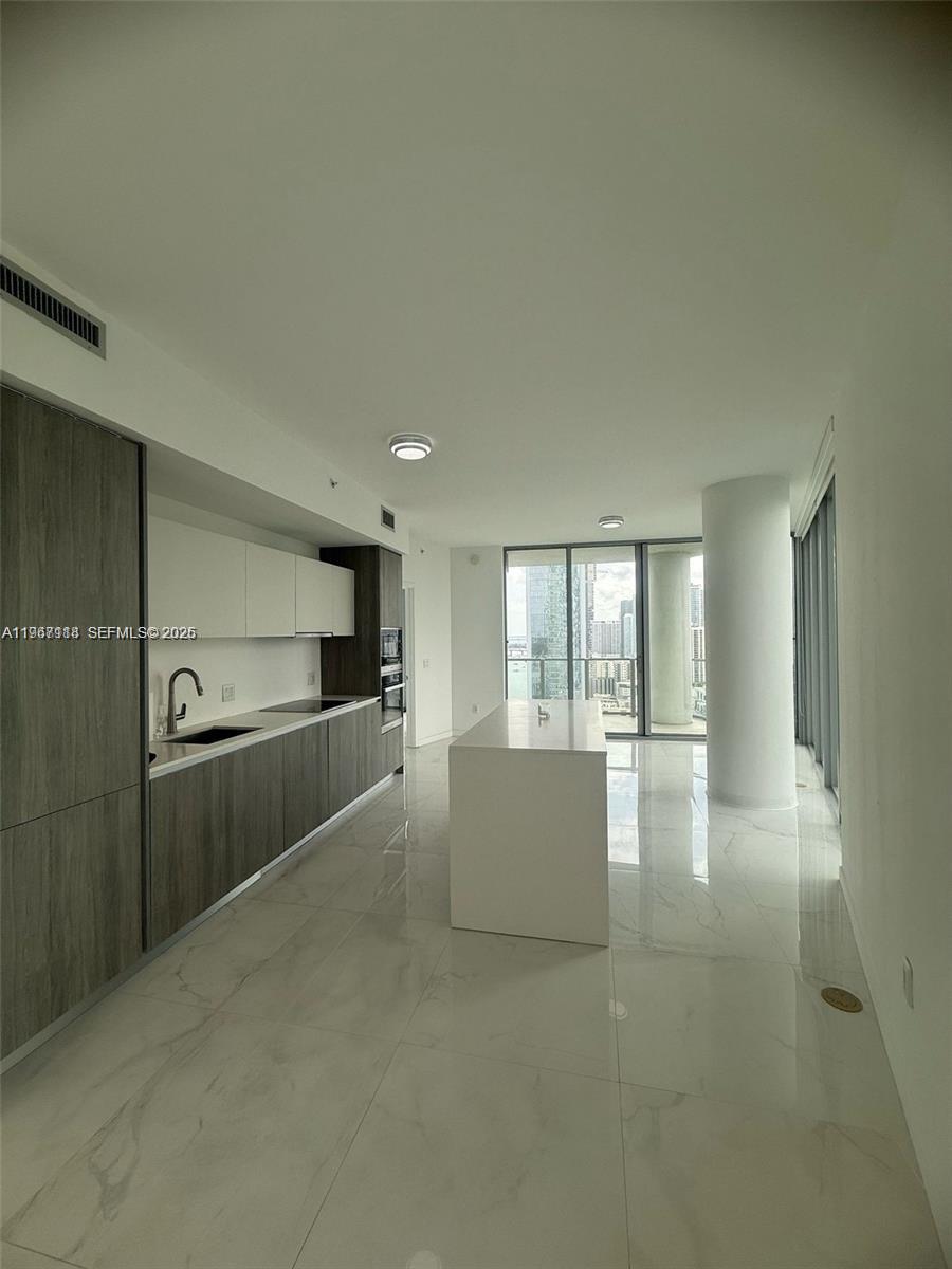 2900 NE 7th Ave 2709