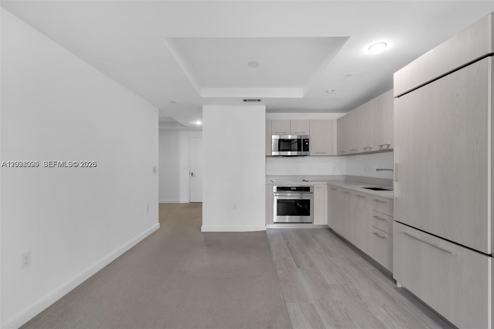 45 SW 9th St 2204