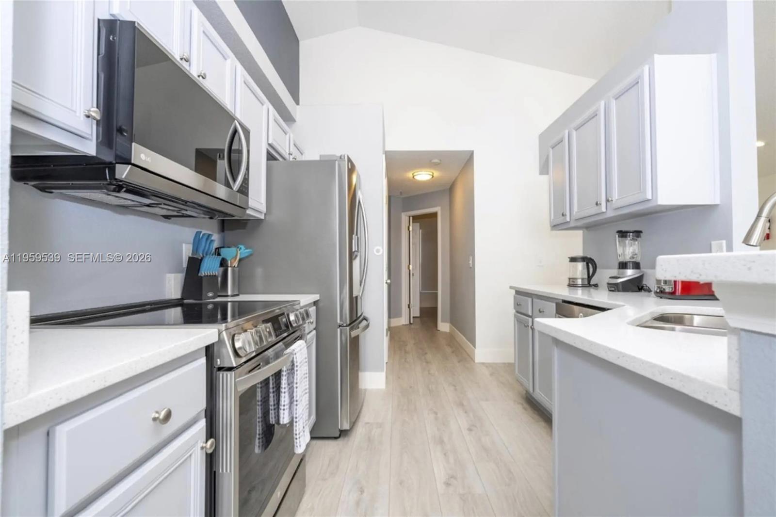 EMERALD ISLAND RESORT PH - Residential