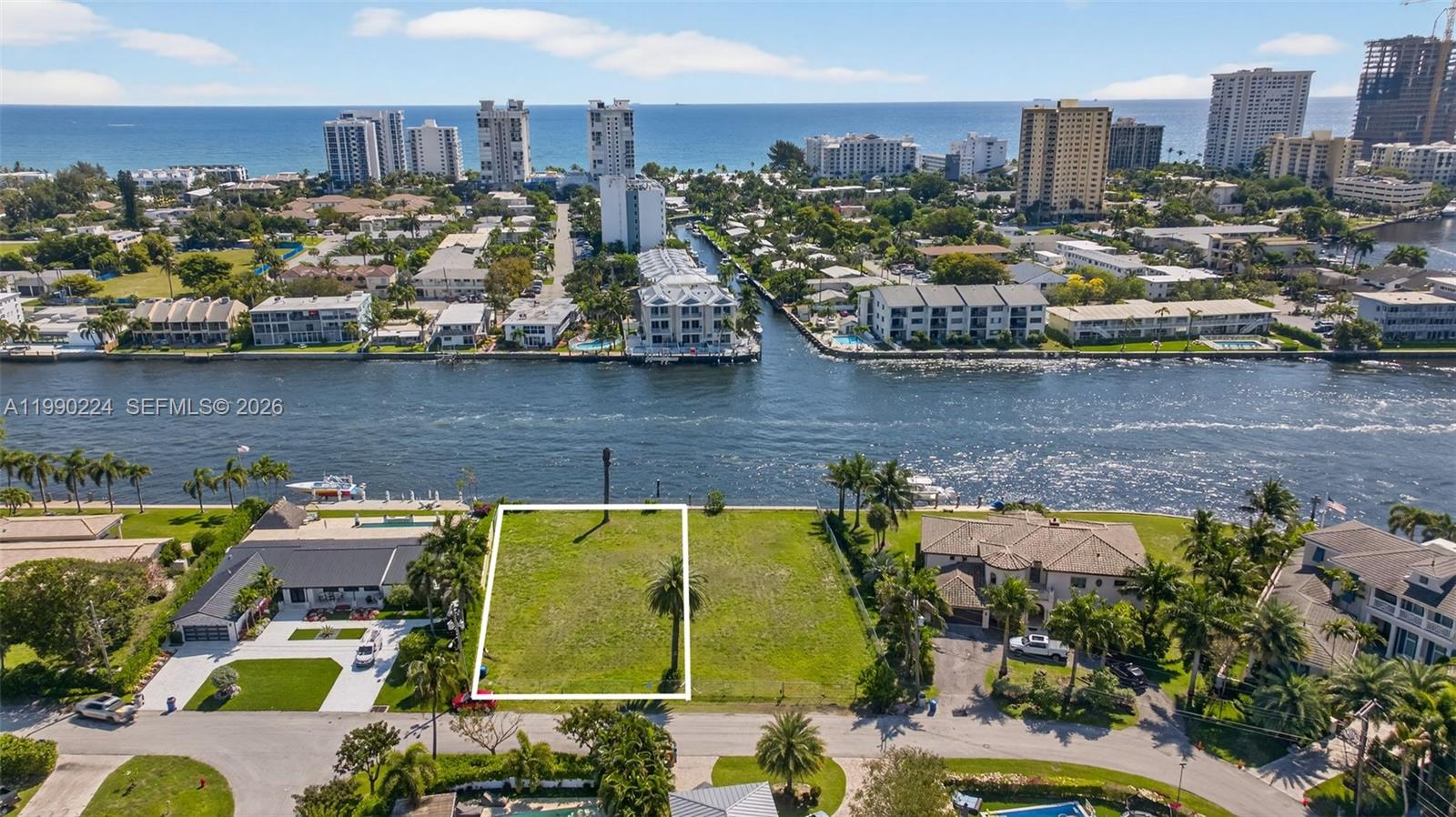 CYPRESS POINT - Land