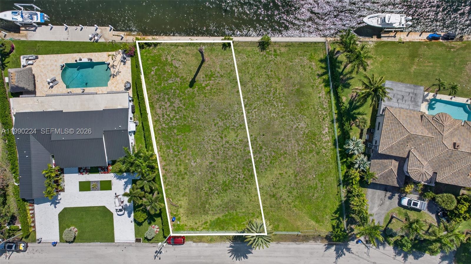 CYPRESS POINT - Land