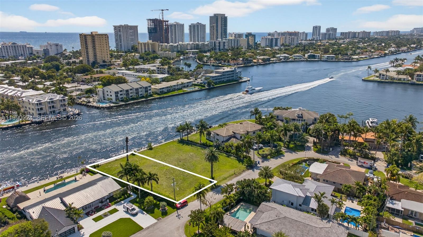 CYPRESS POINT - Land