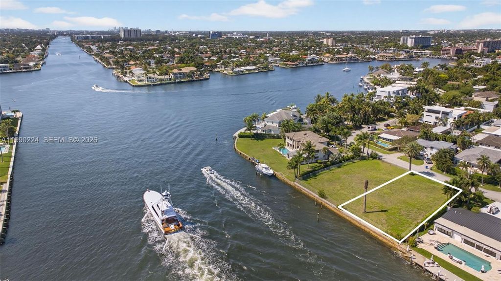 Photo of 700 SE 28th Ave, Pompano Beach, FL 33062 (MLS # A11990224)