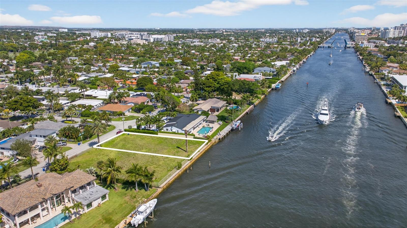 CYPRESS POINT - Land