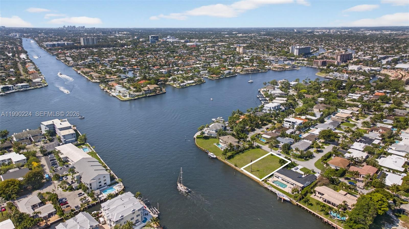 CYPRESS POINT - Land