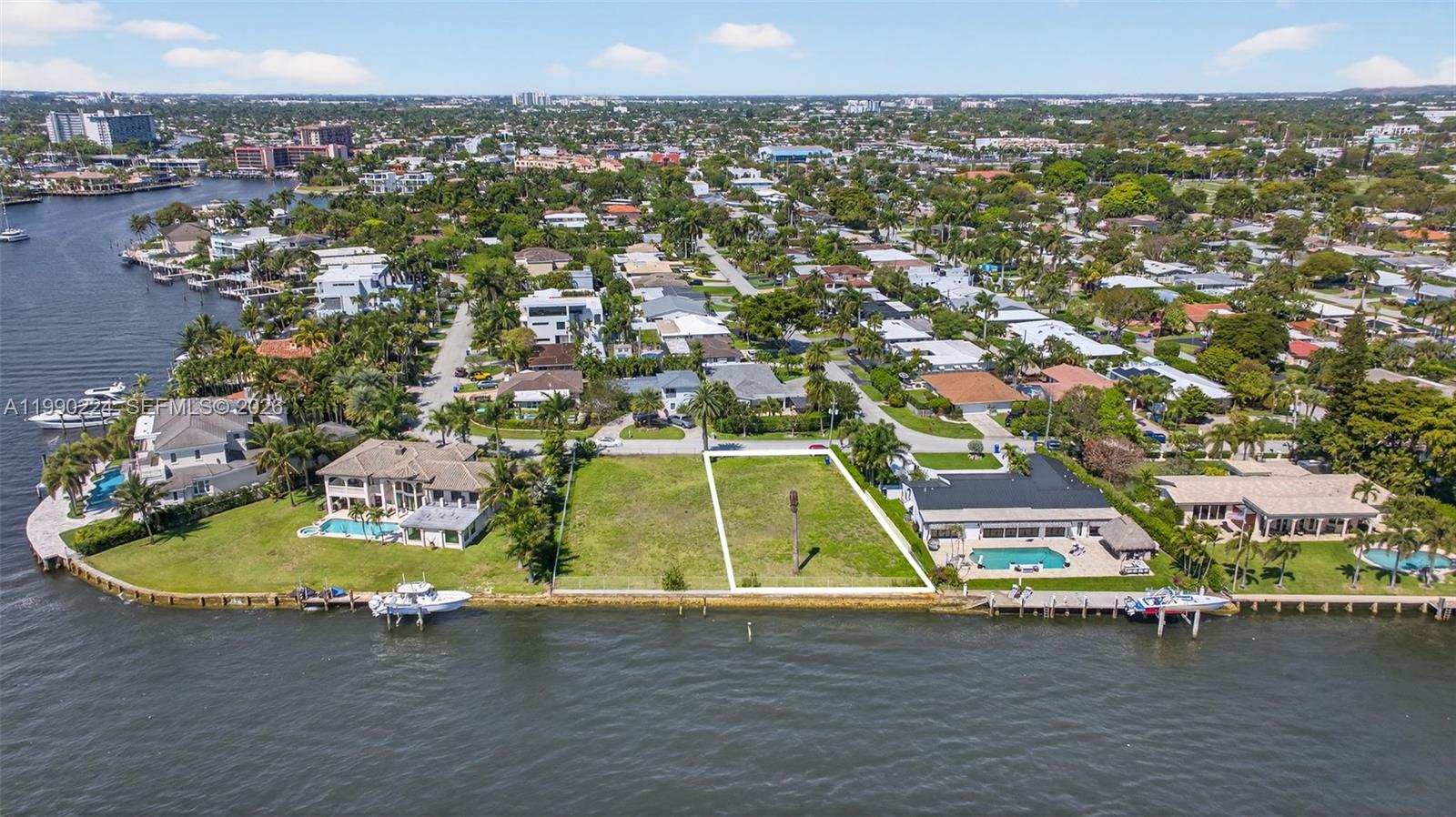 CYPRESS POINT - Land