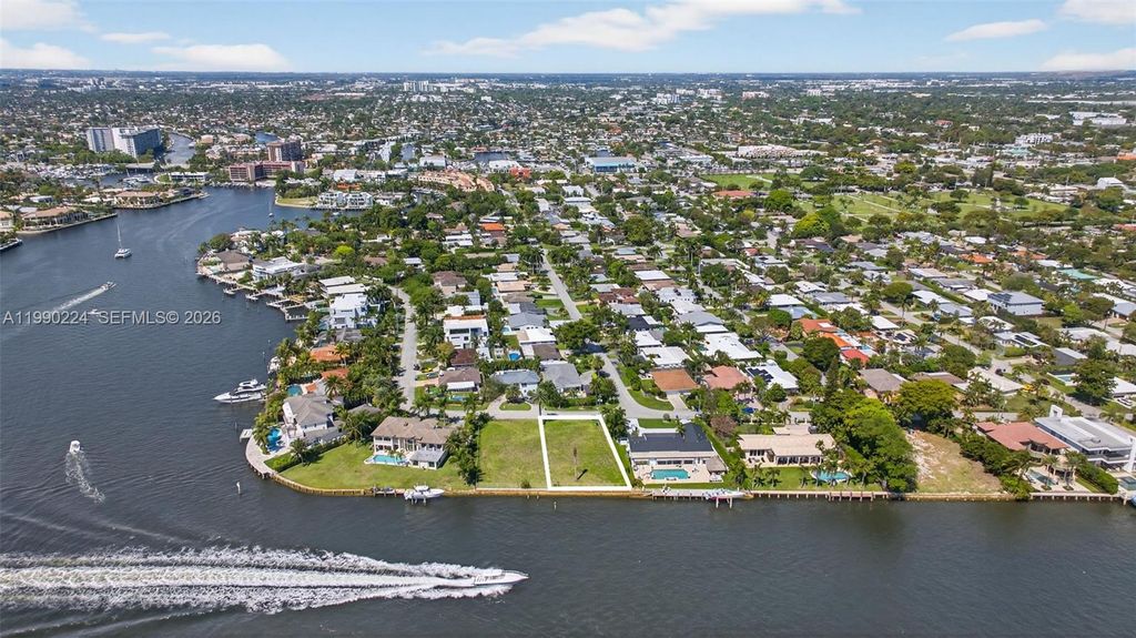 Photo of 700 SE 28th Ave, Pompano Beach, FL 33062 (MLS # A11990224)