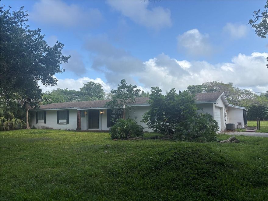 Fantastic opportunity to renovate or build new on this acre plus (54,450 sf lot) in Galloway Glen. This is an "AS IS" "WHERE IS" probate sale subject to court approval.