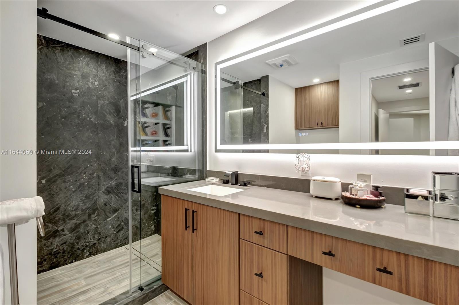 ATLANTIC I AT THE POINT C - Residential