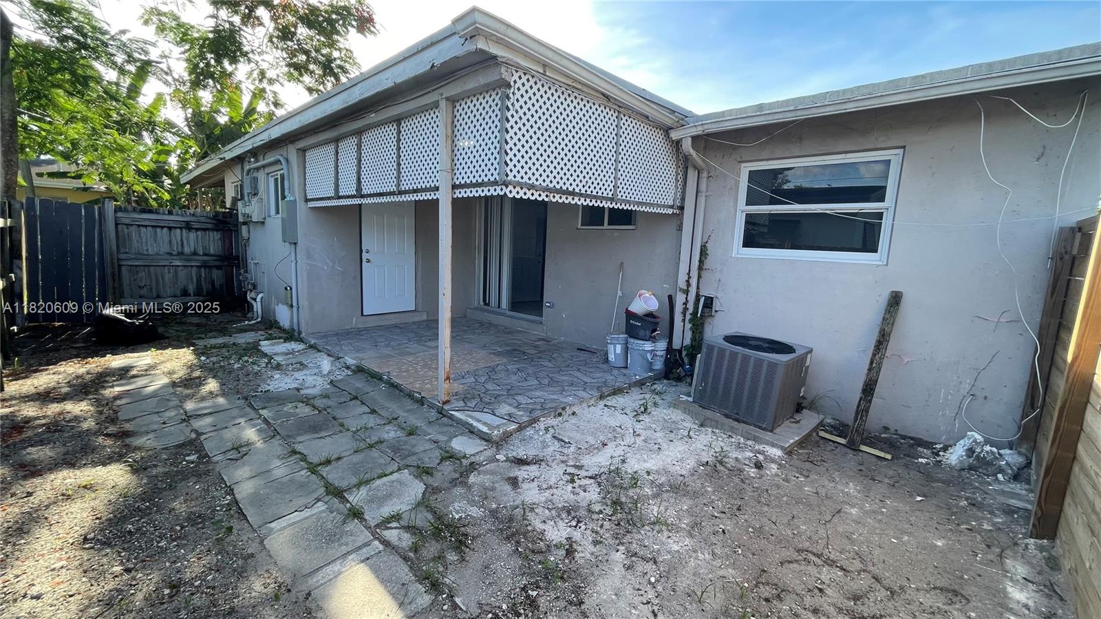 HOLLYWOOD BEACH HEIGHTS S - Residential Lease