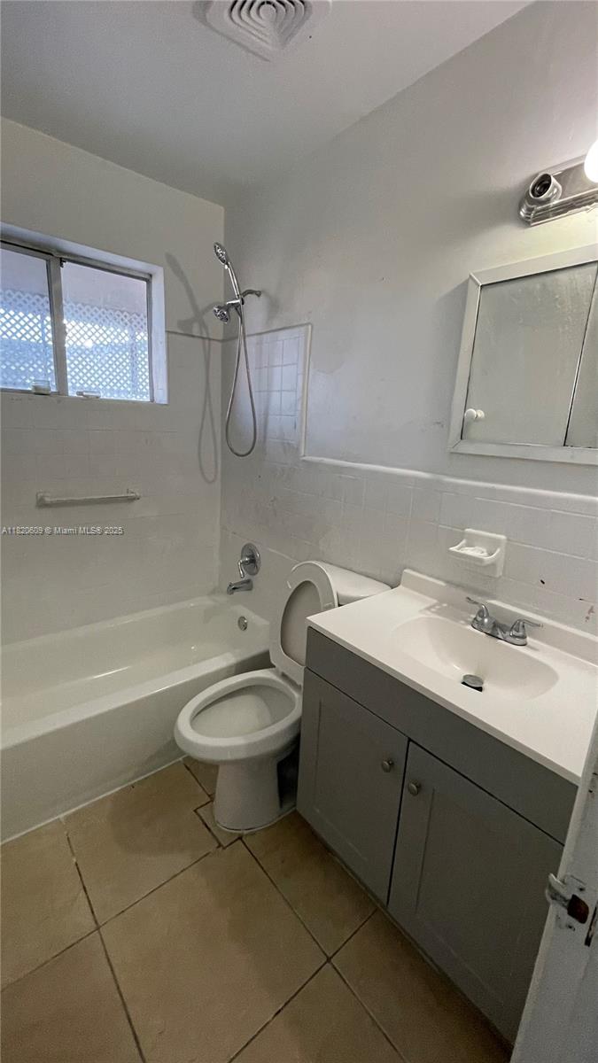 HOLLYWOOD BEACH HEIGHTS S - Residential Lease