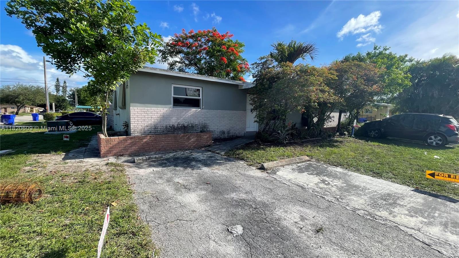 HOLLYWOOD BEACH HEIGHTS S - Residential Lease