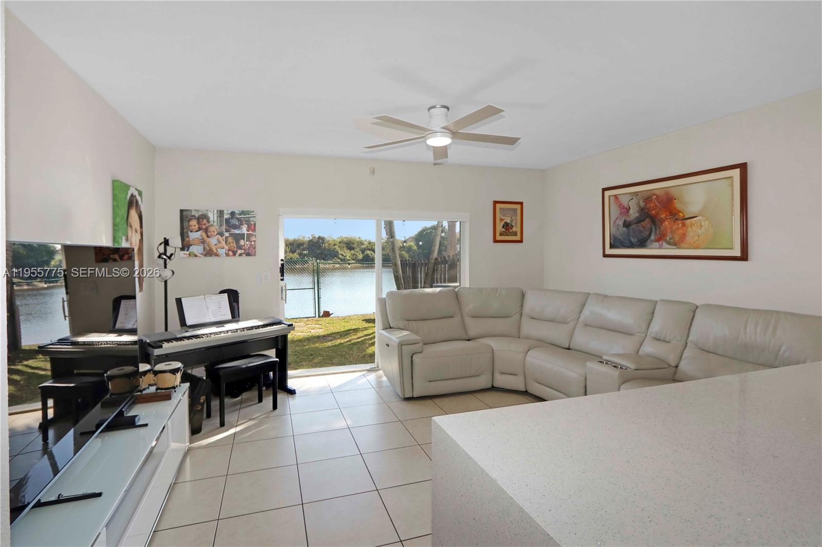 EMERALD LAKES - Residential