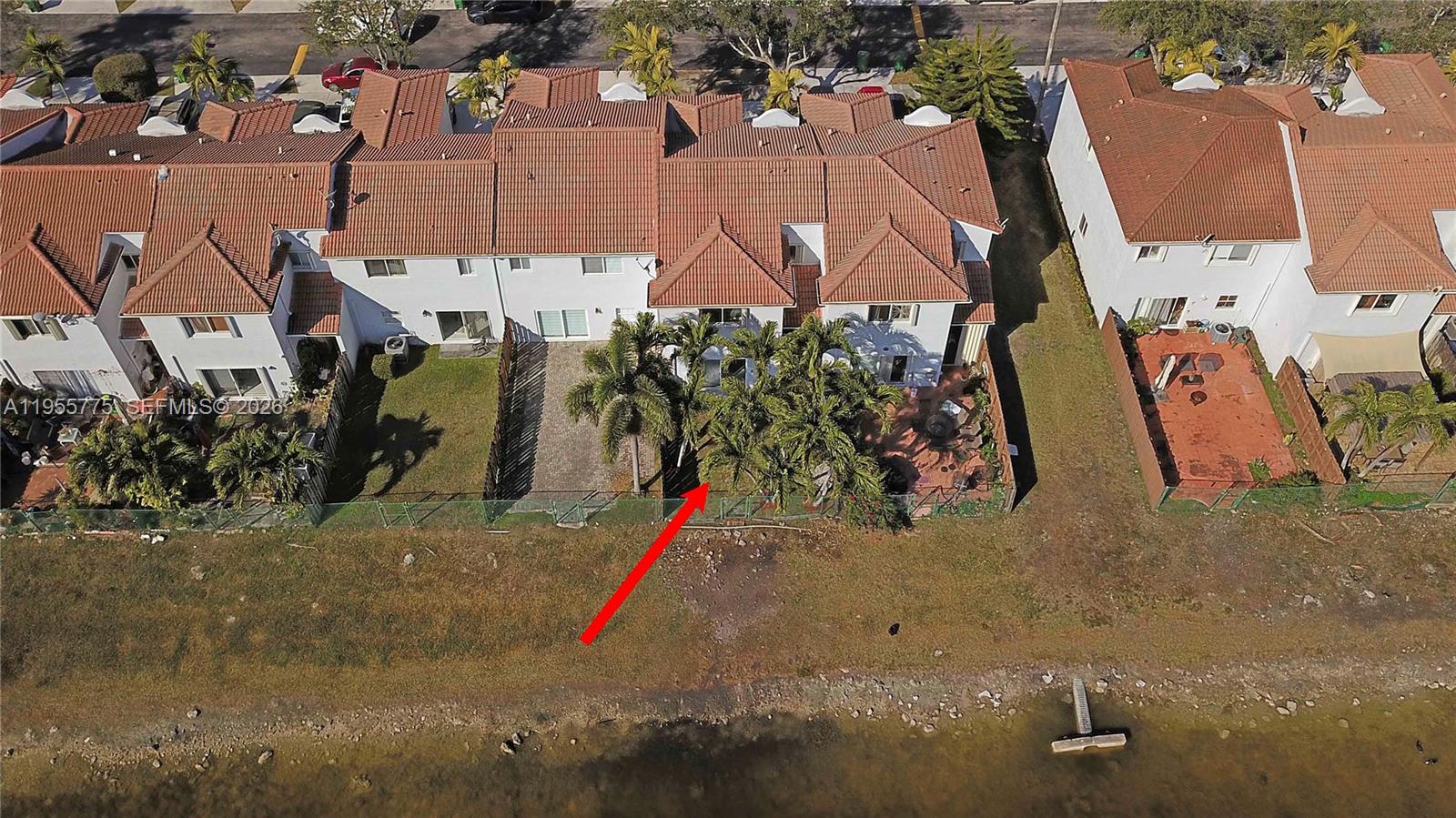 EMERALD LAKES - Residential