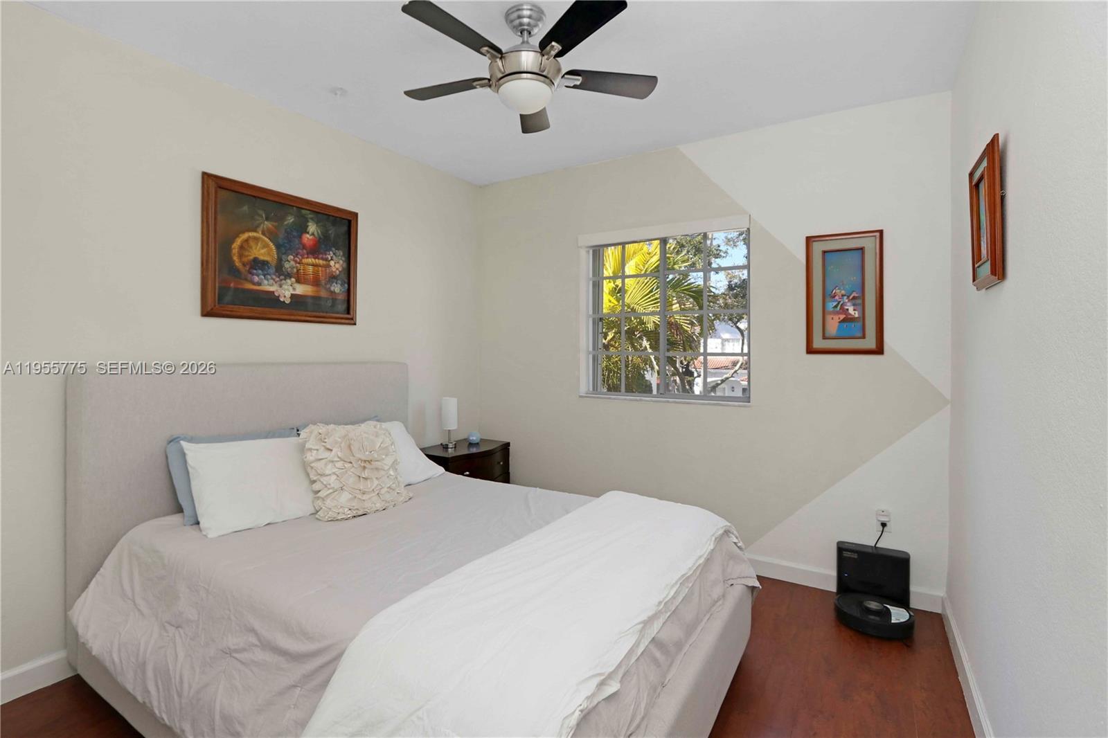 EMERALD LAKES - Residential