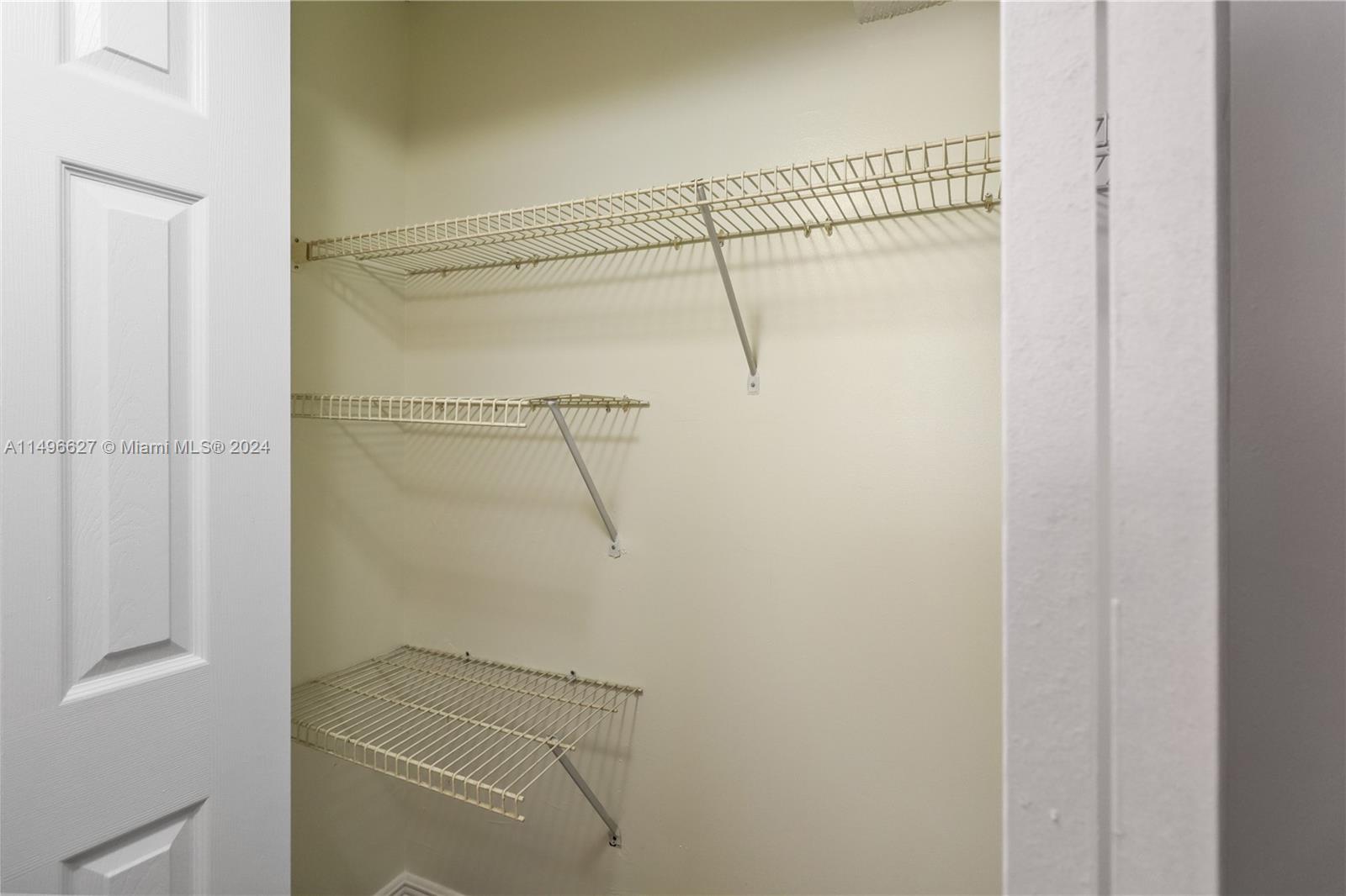 SANDS POINT CONDOMINIUM V - Residential Lease
