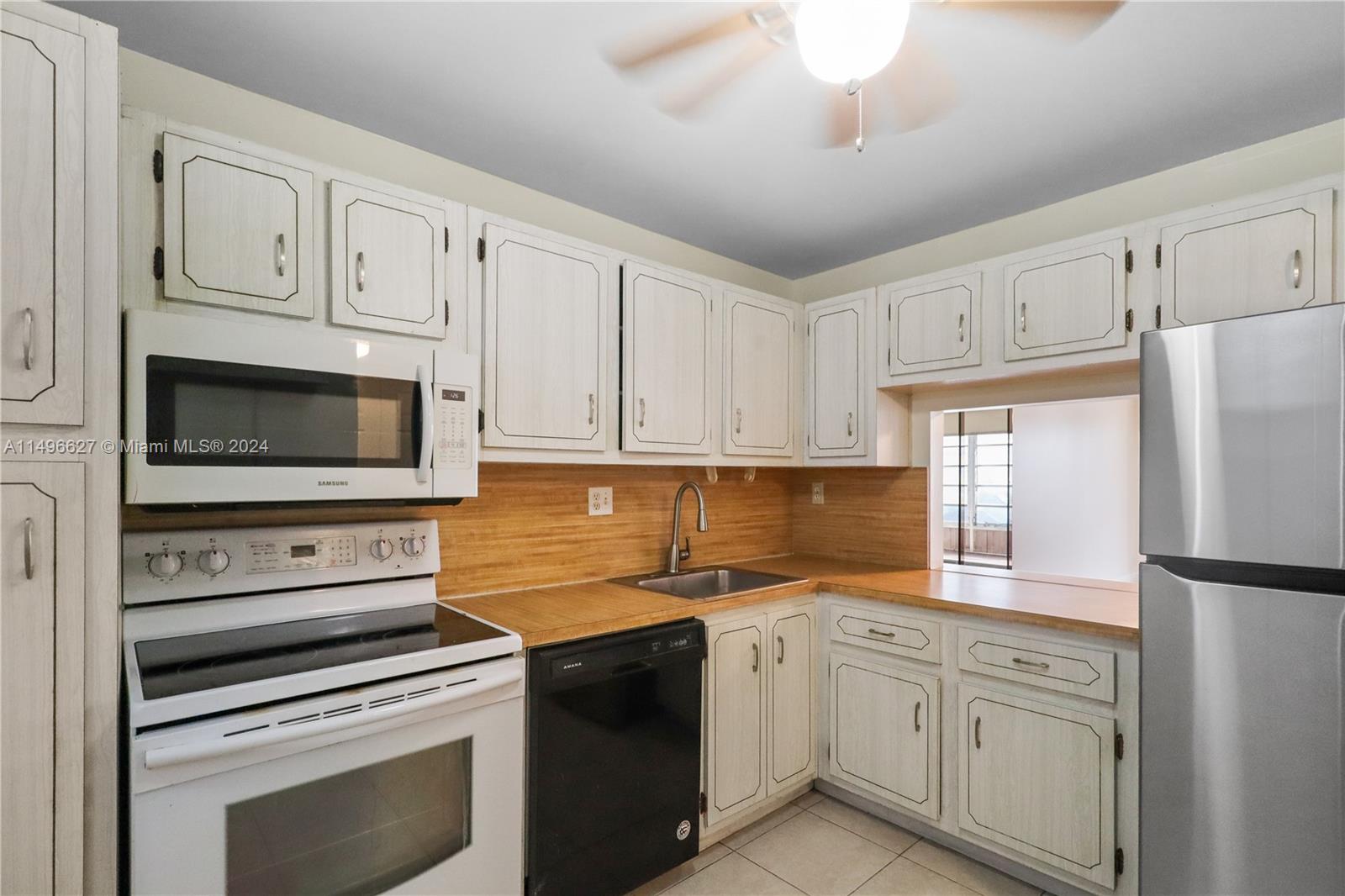 SANDS POINT CONDOMINIUM V - Residential Lease
