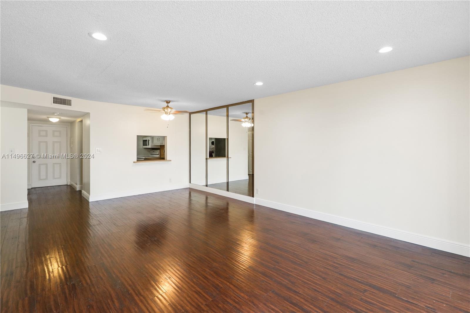 SANDS POINT CONDOMINIUM V - Residential Lease