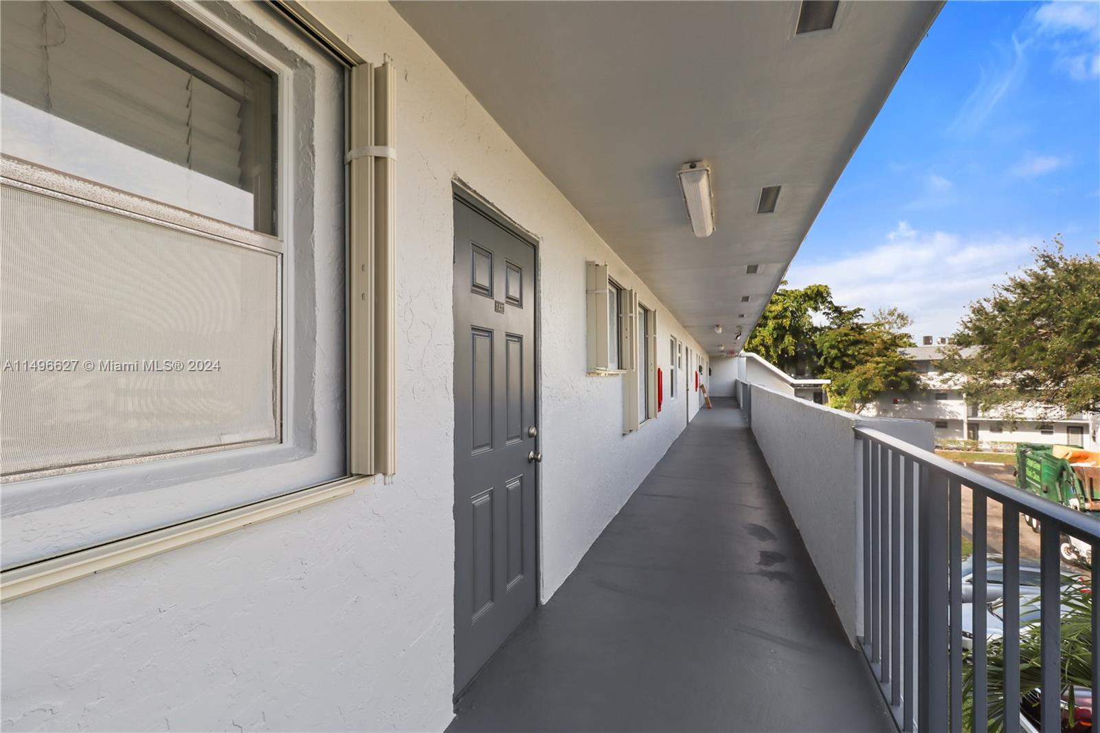 SANDS POINT CONDOMINIUM V - Residential Lease