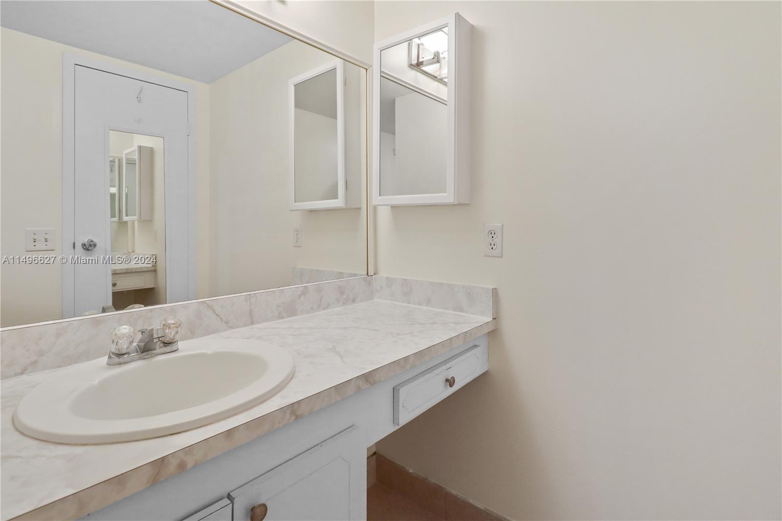SANDS POINT CONDOMINIUM V - Residential Lease