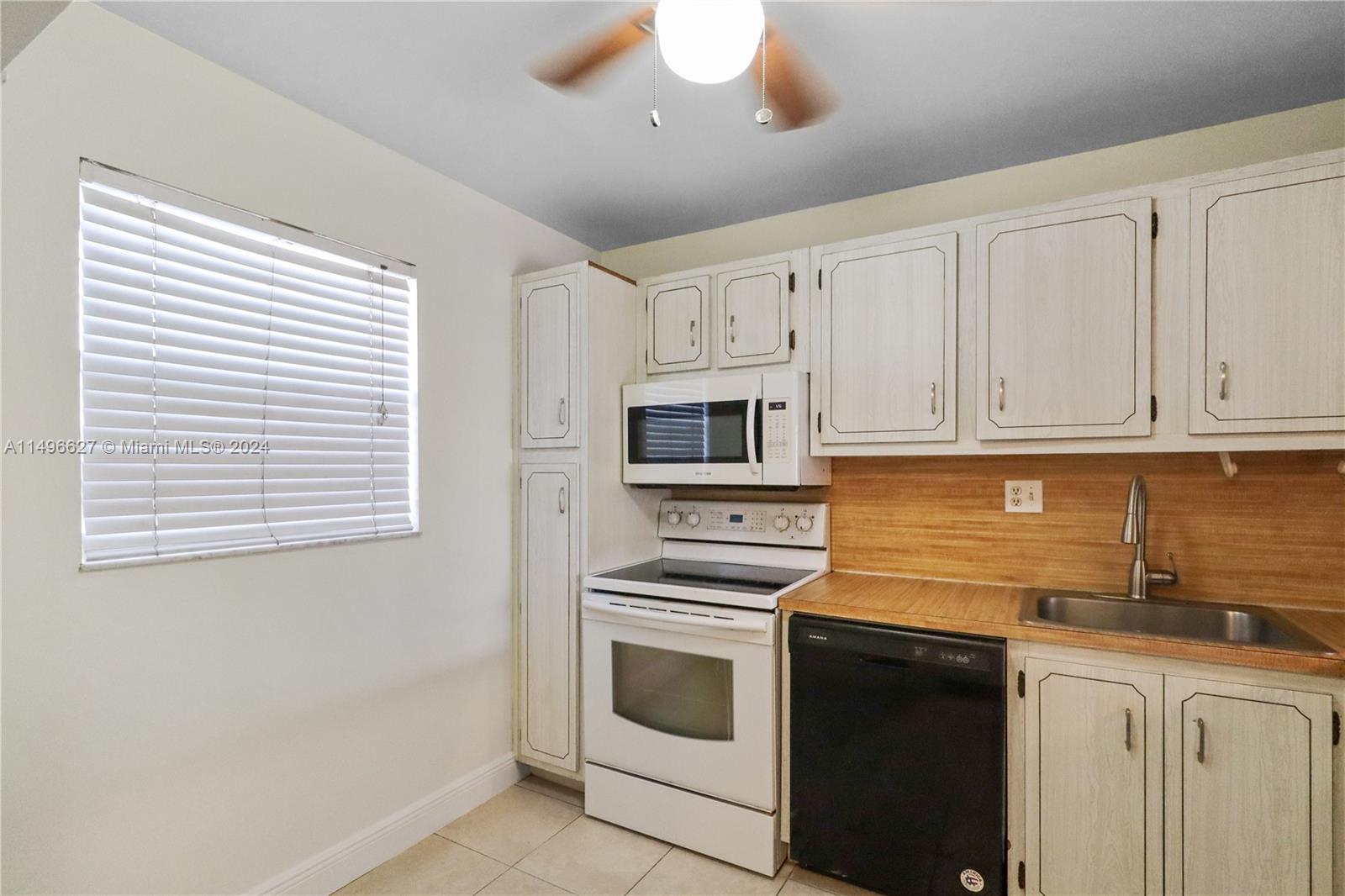 SANDS POINT CONDOMINIUM V - Residential Lease
