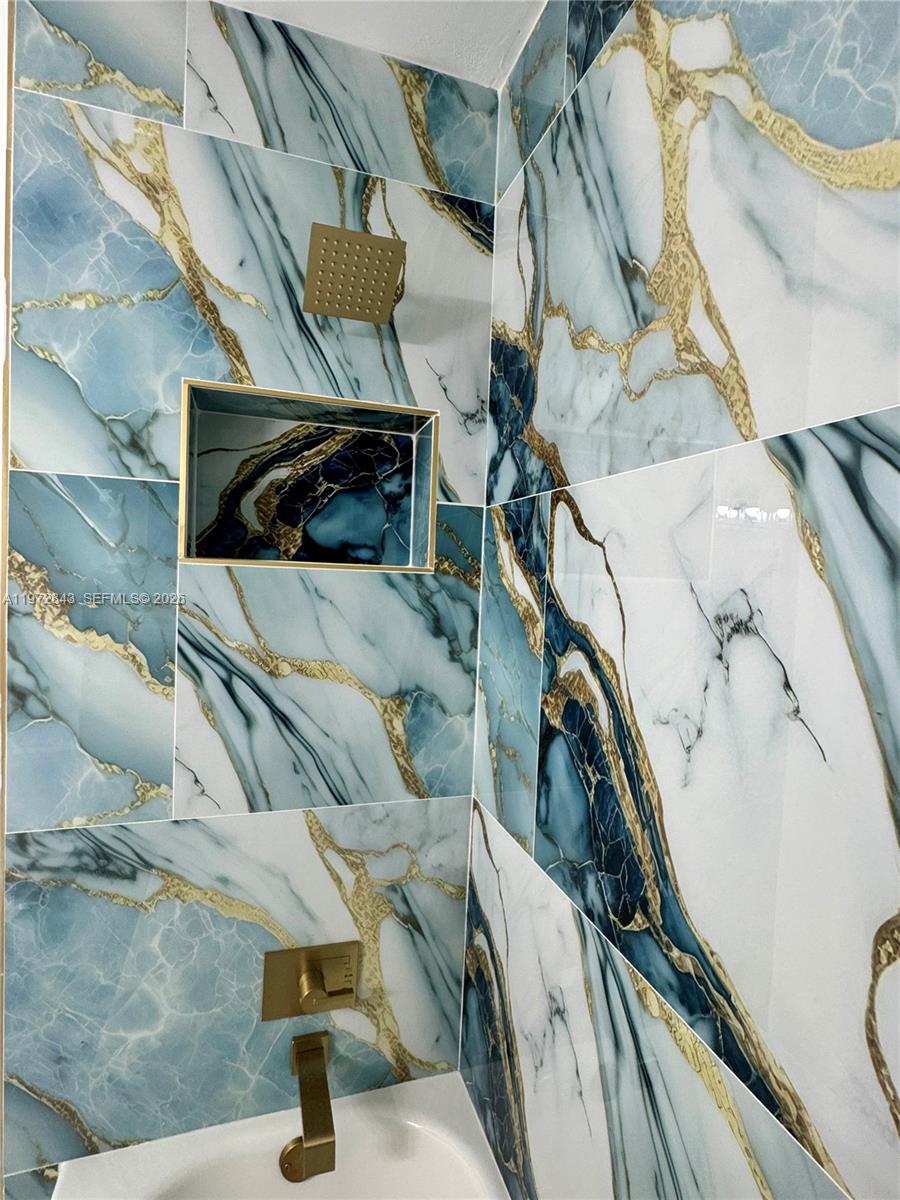 LUCERNE POINTE ONE,TWO,TH - Residential