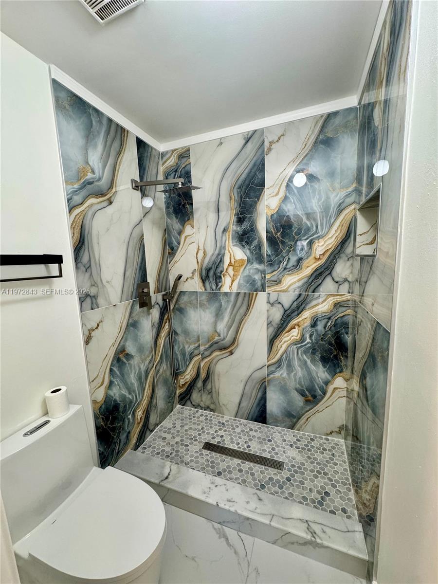 LUCERNE POINTE ONE,TWO,TH - Residential