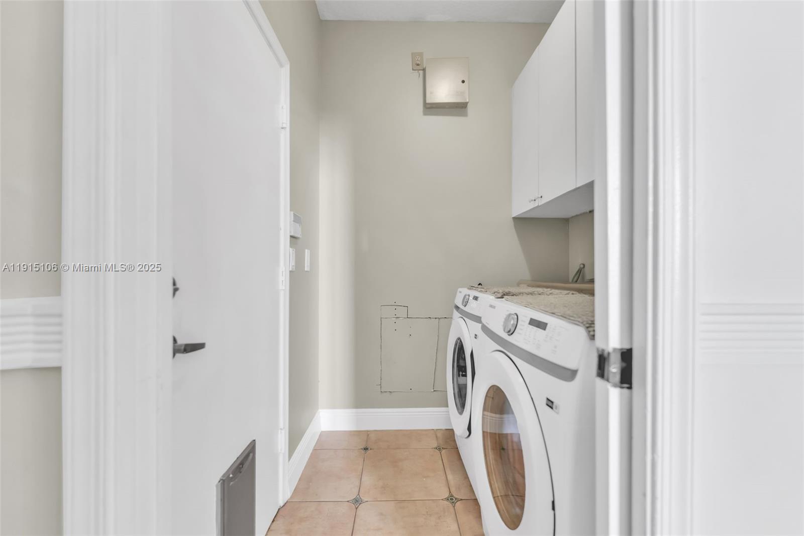 CYPRESS CAY - Residential Lease