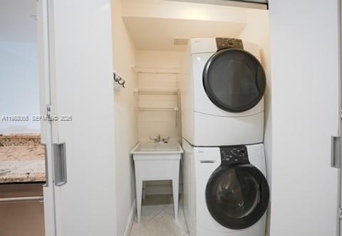 THE EMERALDBAY @ KEY COLO - Residential