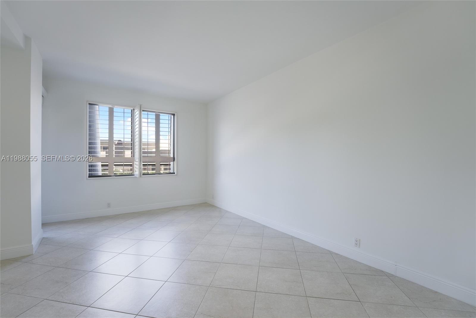 THE EMERALDBAY @ KEY COLO - Residential