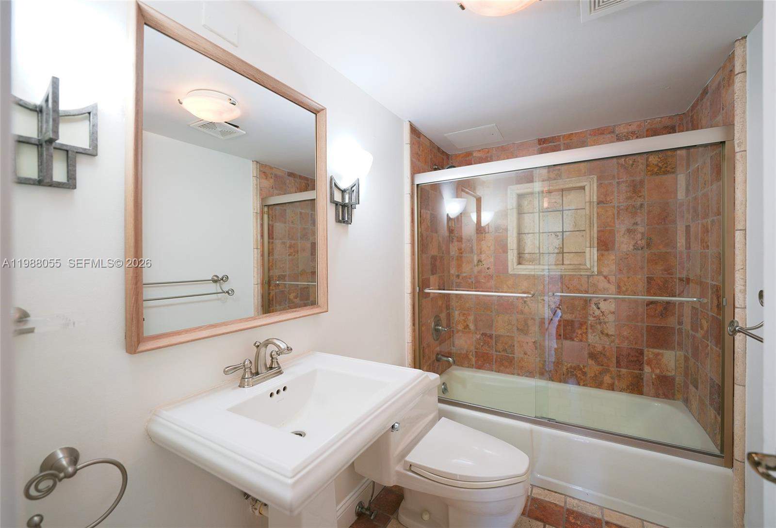 THE EMERALDBAY @ KEY COLO - Residential