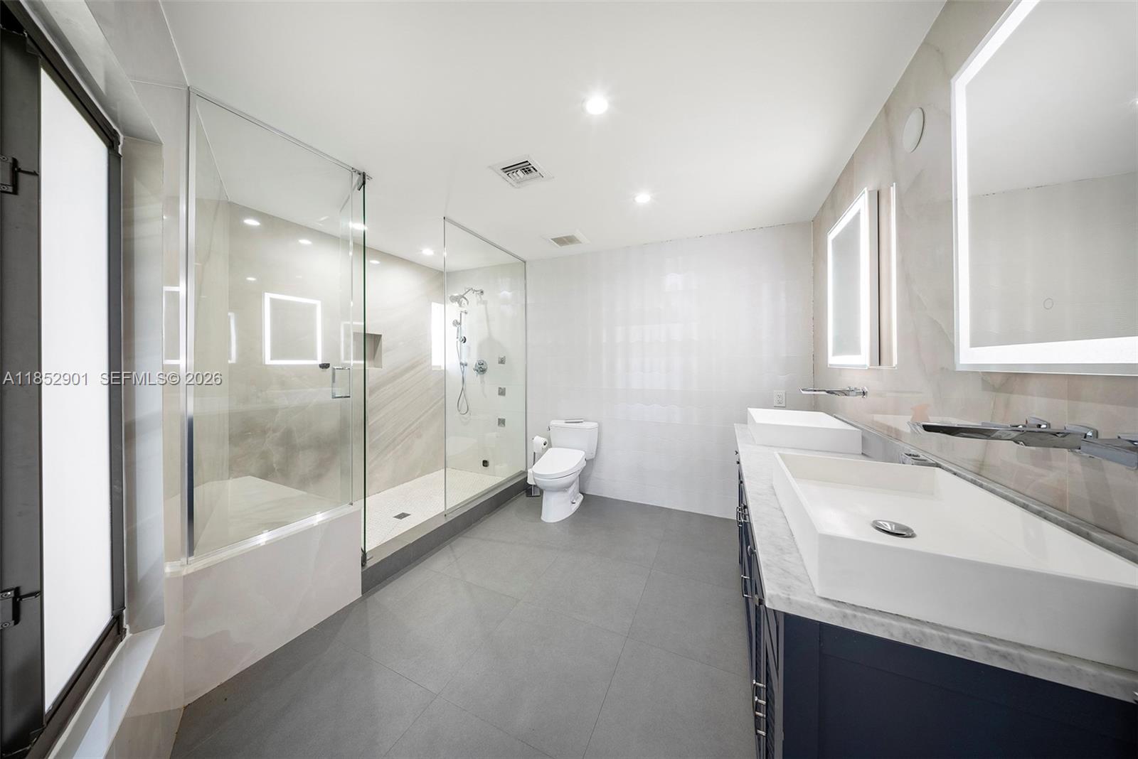 GOLDEN BEACH SEC D - Residential