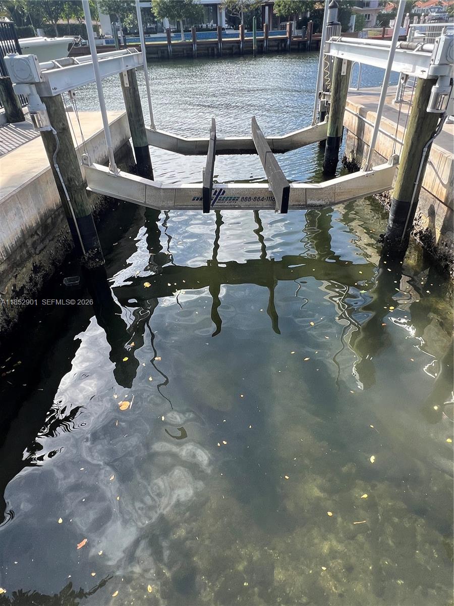 GOLDEN BEACH SEC D - Residential