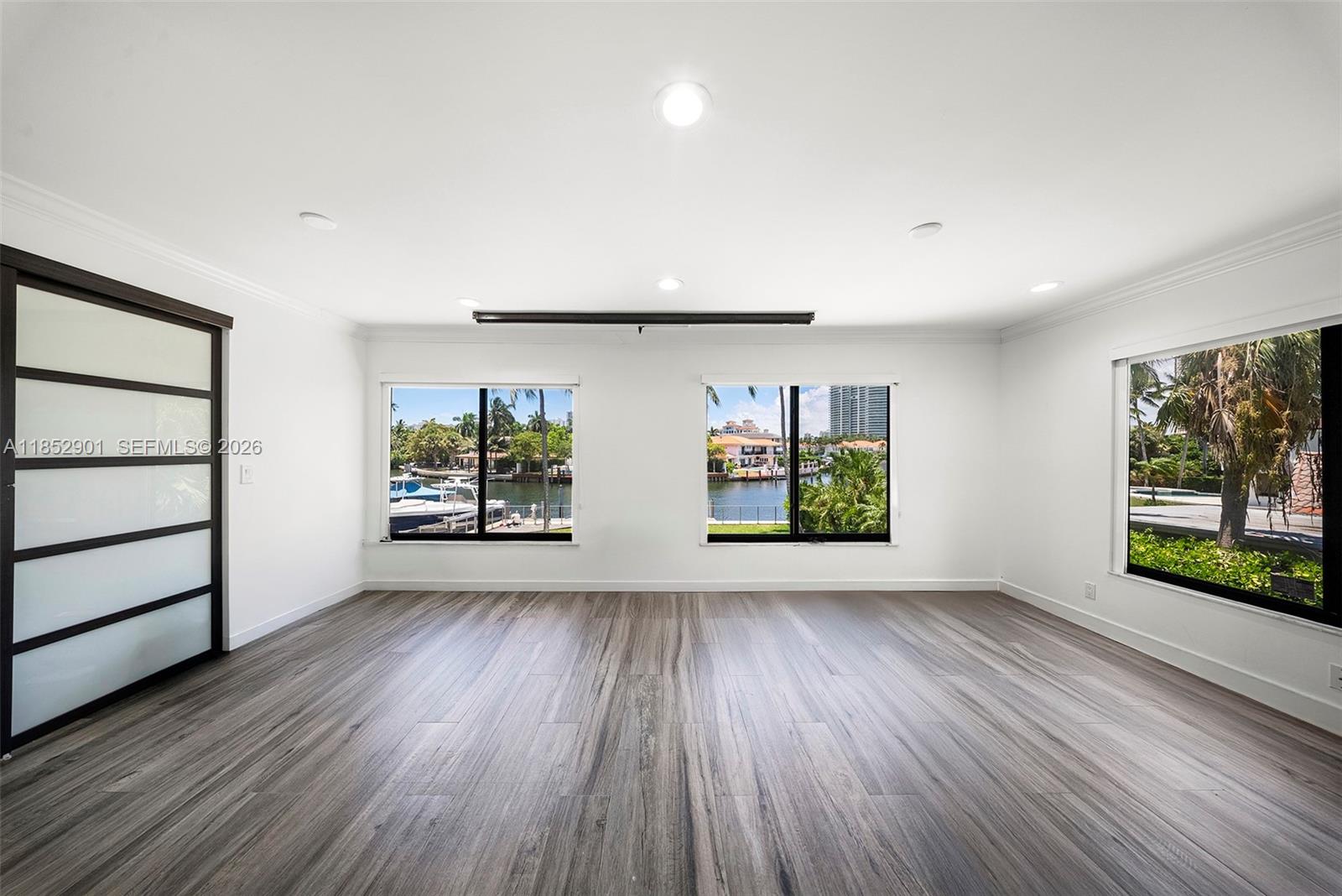 GOLDEN BEACH SEC D - Residential