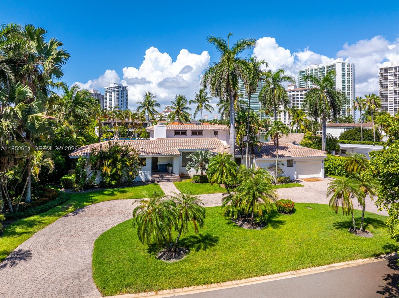 GOLDEN BEACH SEC D - Residential