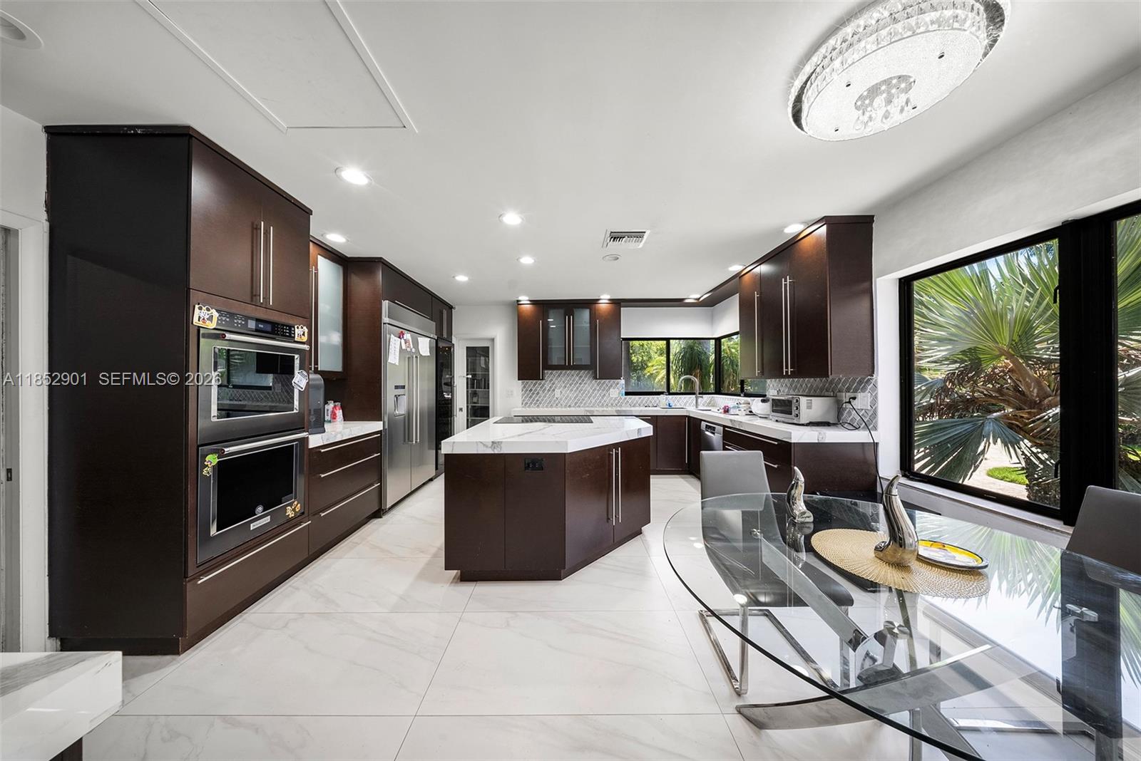 GOLDEN BEACH SEC D - Residential