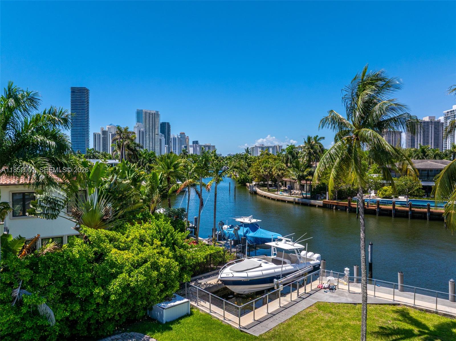 GOLDEN BEACH SEC D - Residential