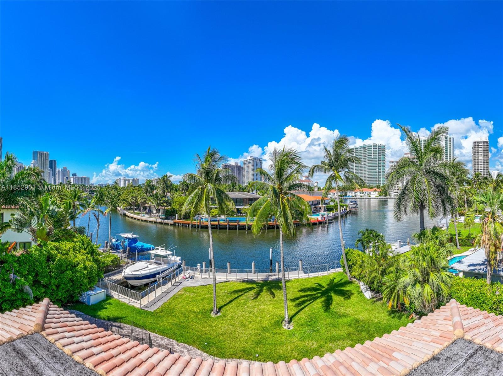 GOLDEN BEACH SEC D - Residential