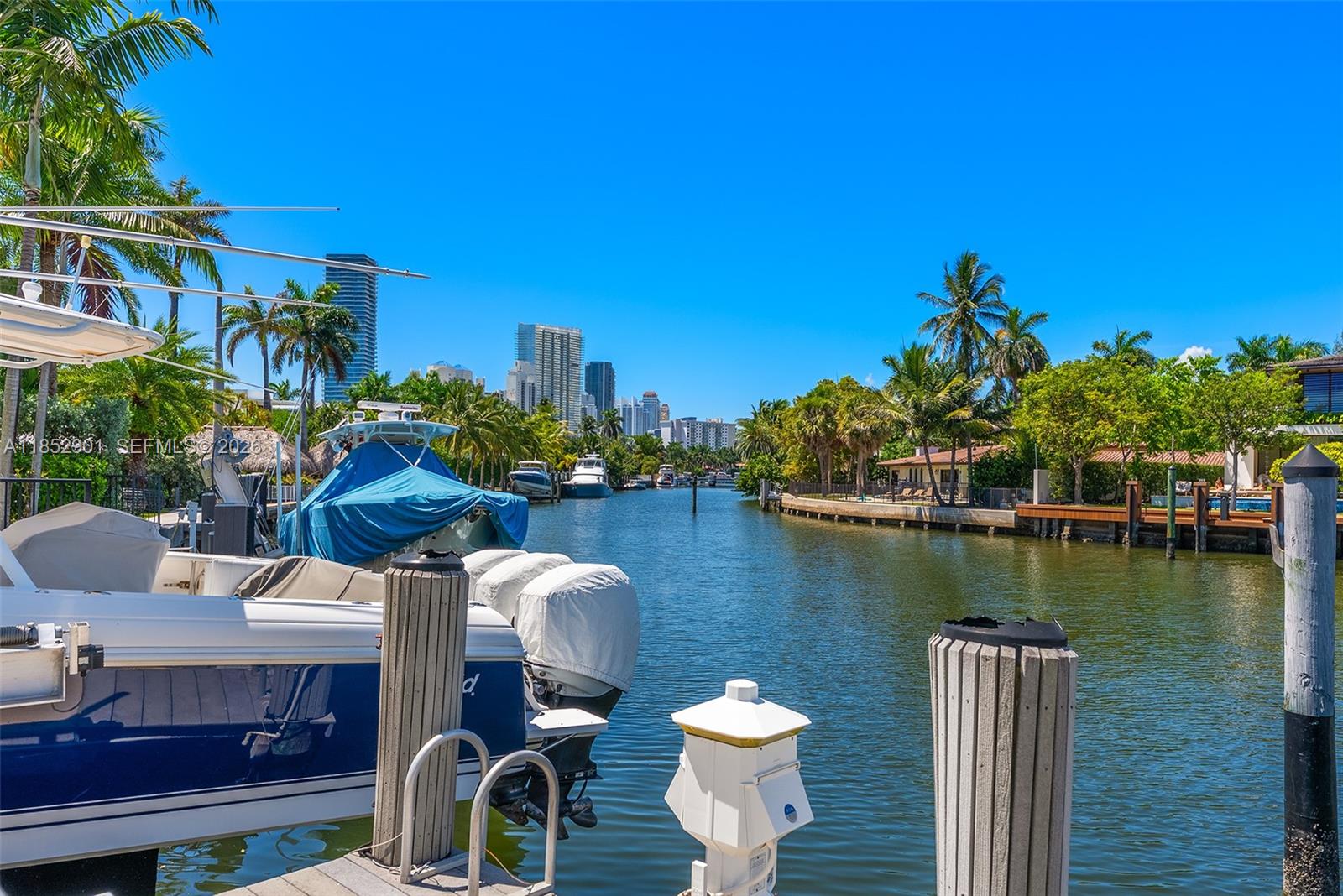 GOLDEN BEACH SEC D - Residential