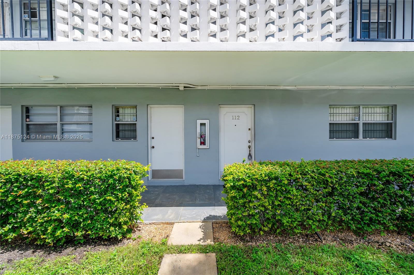 875 NE 195th St 112